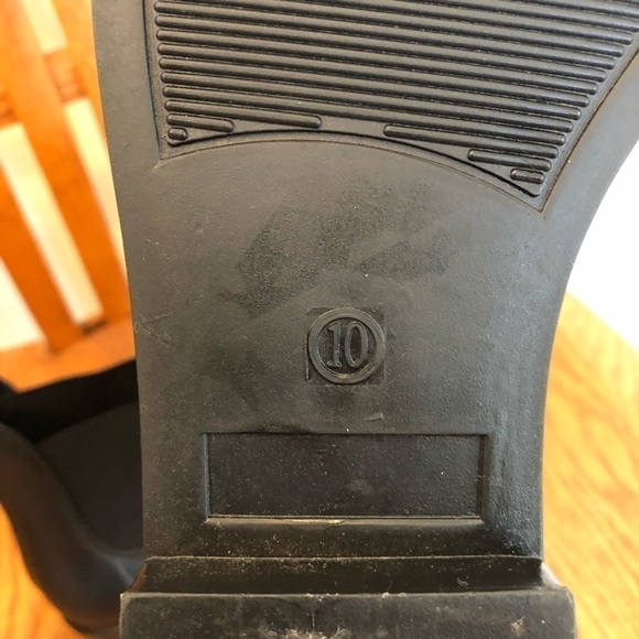 ๐ 6/$60, No Brand Black, Rubber Rain Boots, Size 10 - Picture 6 of 7